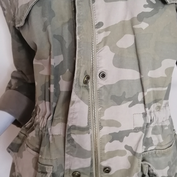 Treasure & Bond M - Picture 6 of 9